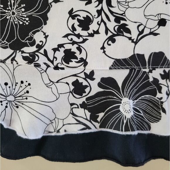 Sun Moda Two-Piece Women's Floral Outfit - Picture 14 of 15